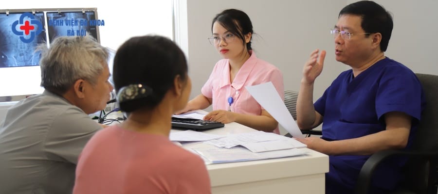 Thăm khám để được điều trị kịp thời