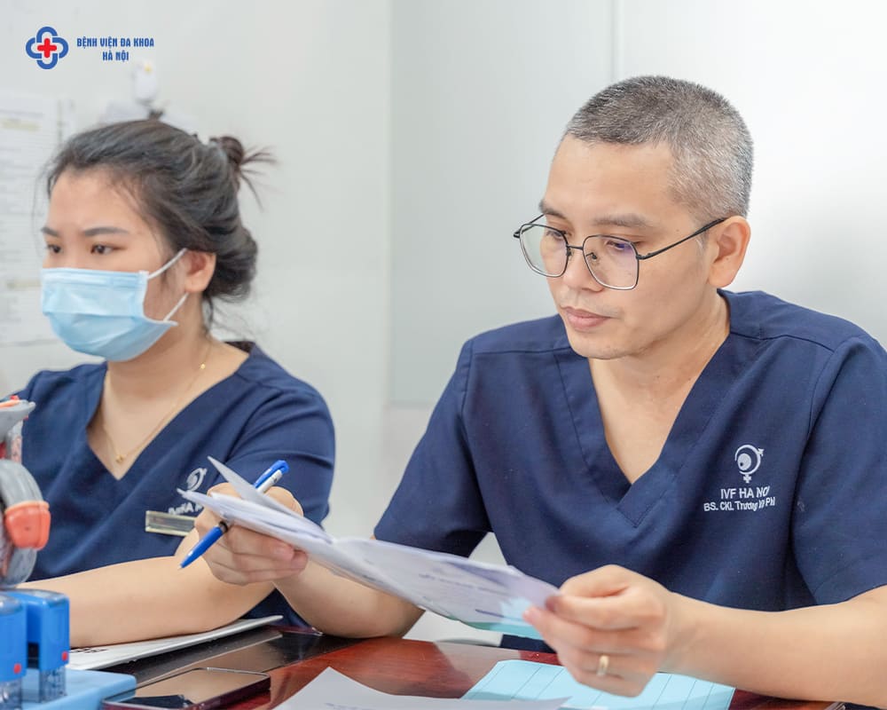 Bác sĩ CKI Trương Văn Phi sẽ là người đưa ra các chỉ định chính xác cho nam giới