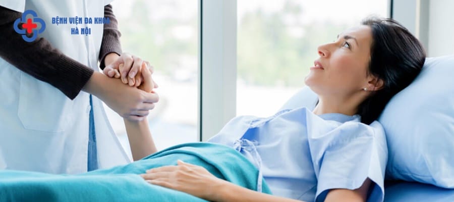 Chăm sóc vết mổ cẩn thận để tránh nhiễm trùng