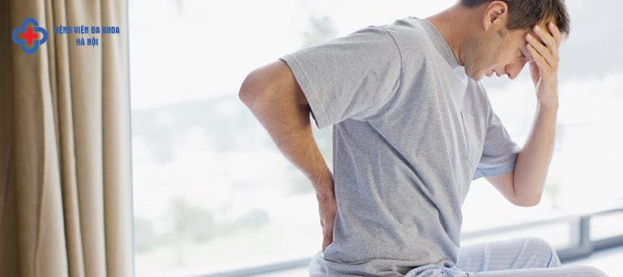 Đau lưng sỏi thận khiến người bệnh khó chịu hien tuong dau soi than