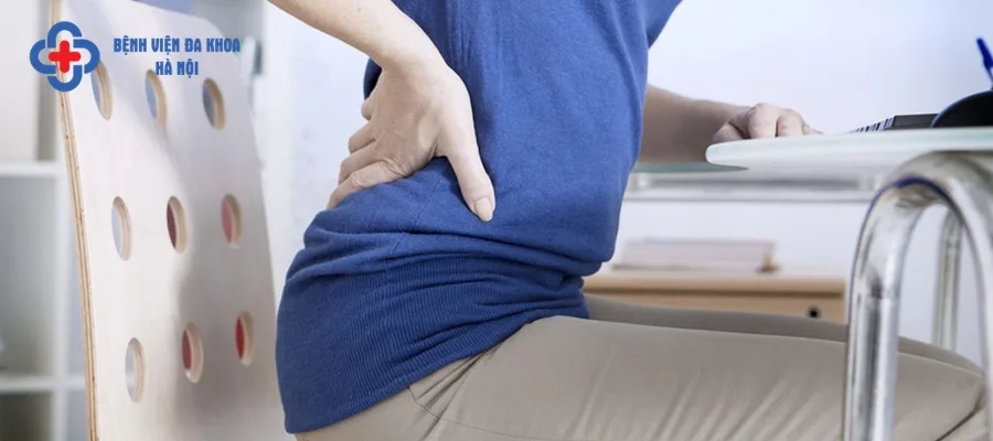 Đau vùng thắt lưng có thể là dấu hiệu của bệnh sỏi thận