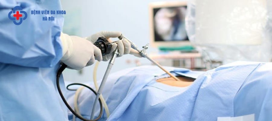Mổ sỏi tiết niệu là kỹ thuật tiềm ẩn nhiều rủi ro