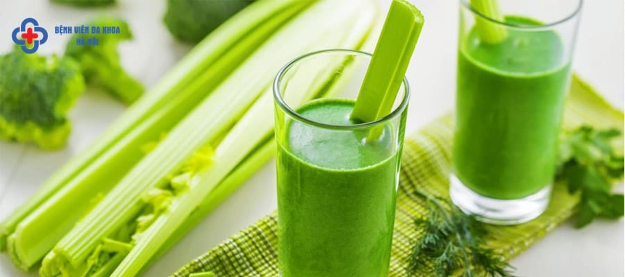 Nước ép cần tây hỗ trợ giảm đau do sỏi thận