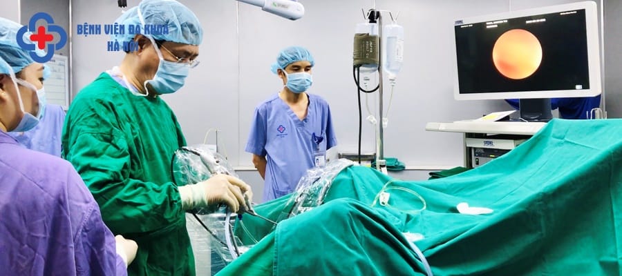 Tán sỏi qua da là kỹ thuật điều trị hiện đại