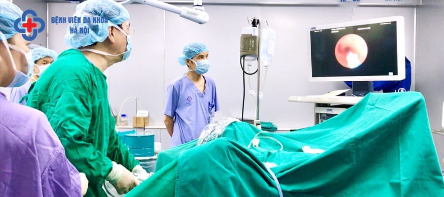 Tán sỏi qua da là kỹ thuật điều trị sỏi thận an toàn