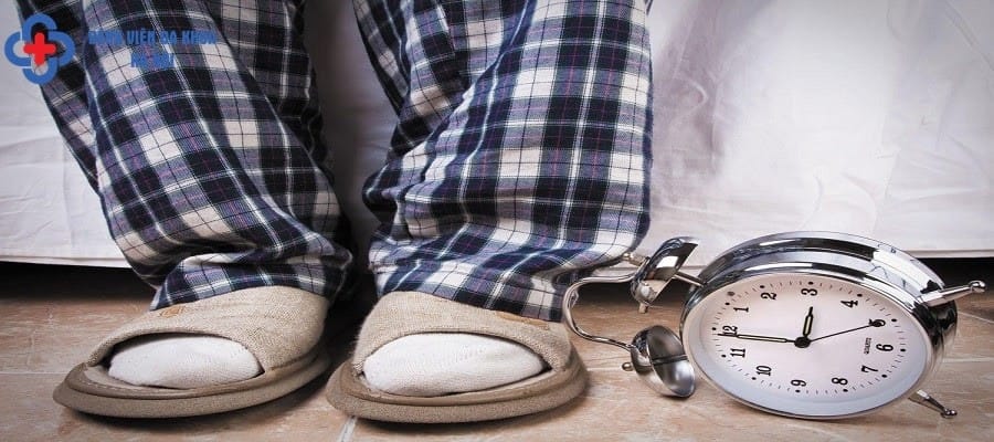Tiểu nhiều lần khiến người bệnh mệt mỏi và gặp nhiều bất tiện