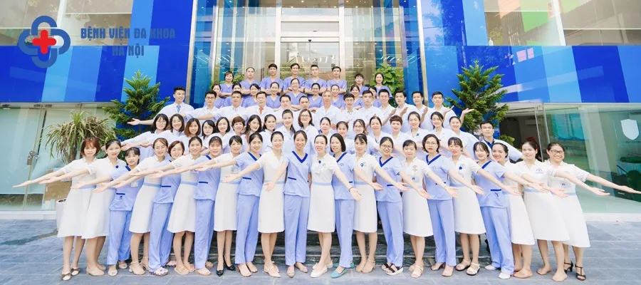 Đội ngũ y bác sĩ nhân viên y tế của Bệnh viện Đa khoa Hà Nội