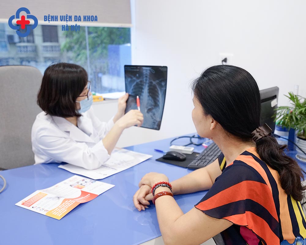 Tùy thuộc vào các giai đoạn ung thư tuyến giáp, người bệnh sẽ có phương pháp điều trị phù hợp.
