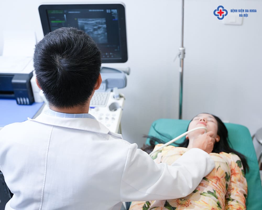 Để có thể phát hiện ra ung thư tuyến giáp thể nhú, khám sức khỏe định là rất cần thiết.