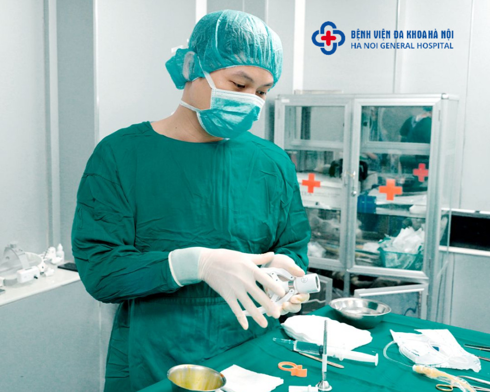 cắt bao quy đầu bằng máy stapler