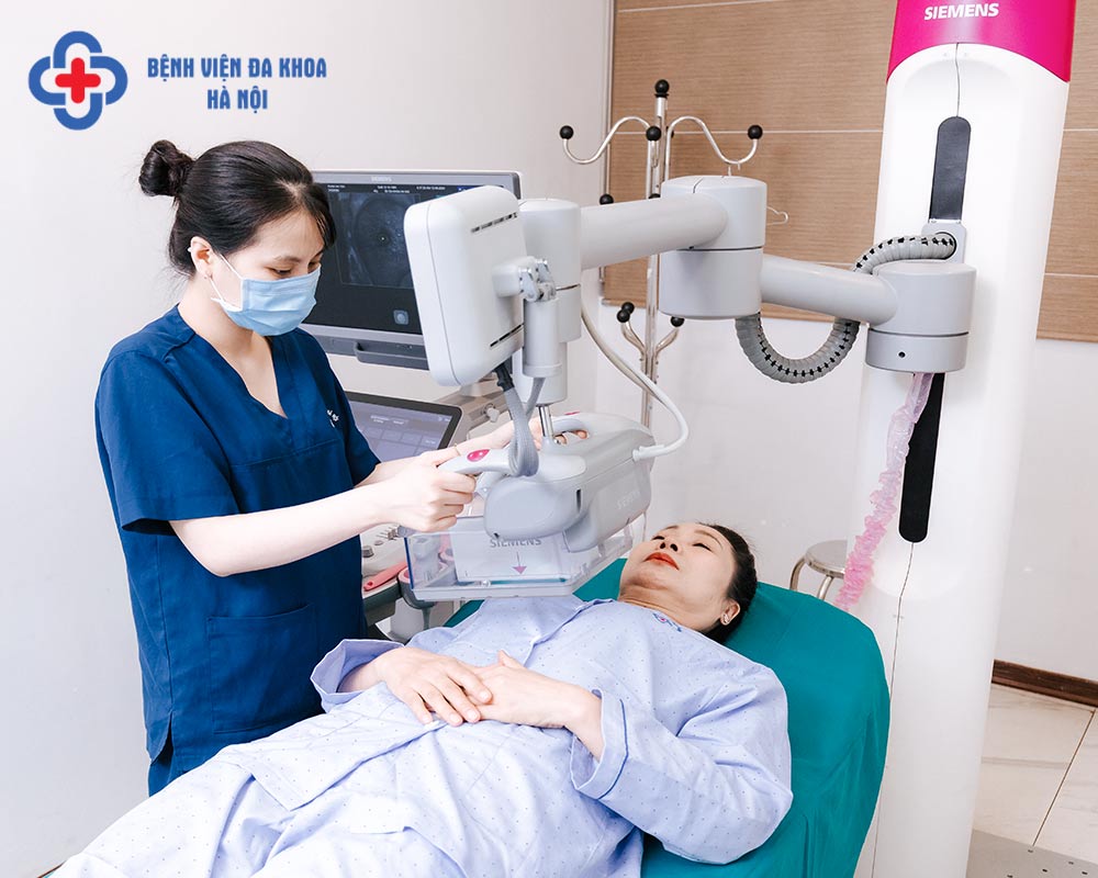 Phụ nữ nên thực hiện khám tầm soát ung thư càng sớm càng tốt