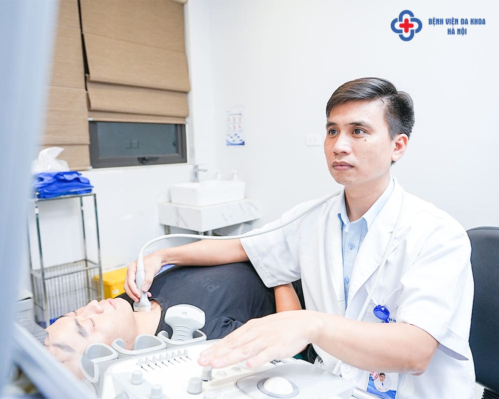 Siêu âm tuyến giáp giúp phát hiện các khối u bất thường ở tuyến giáp. Siêu âm tuyến giáp giúp phát hiện các khối u bất thường ở tuyến giáp.
