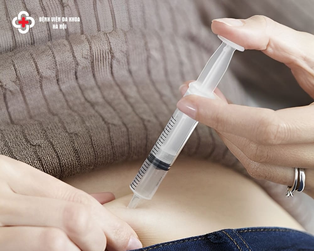 Tiêm kích trứng là bước quan trọng trong hỗ trợ sinh sản